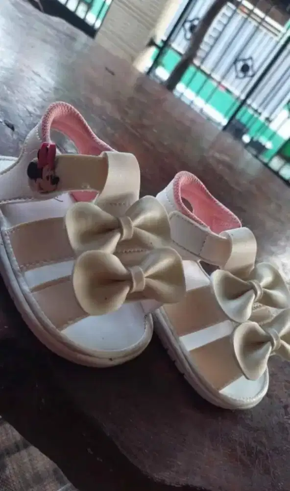 Sepatu dan sandal anak