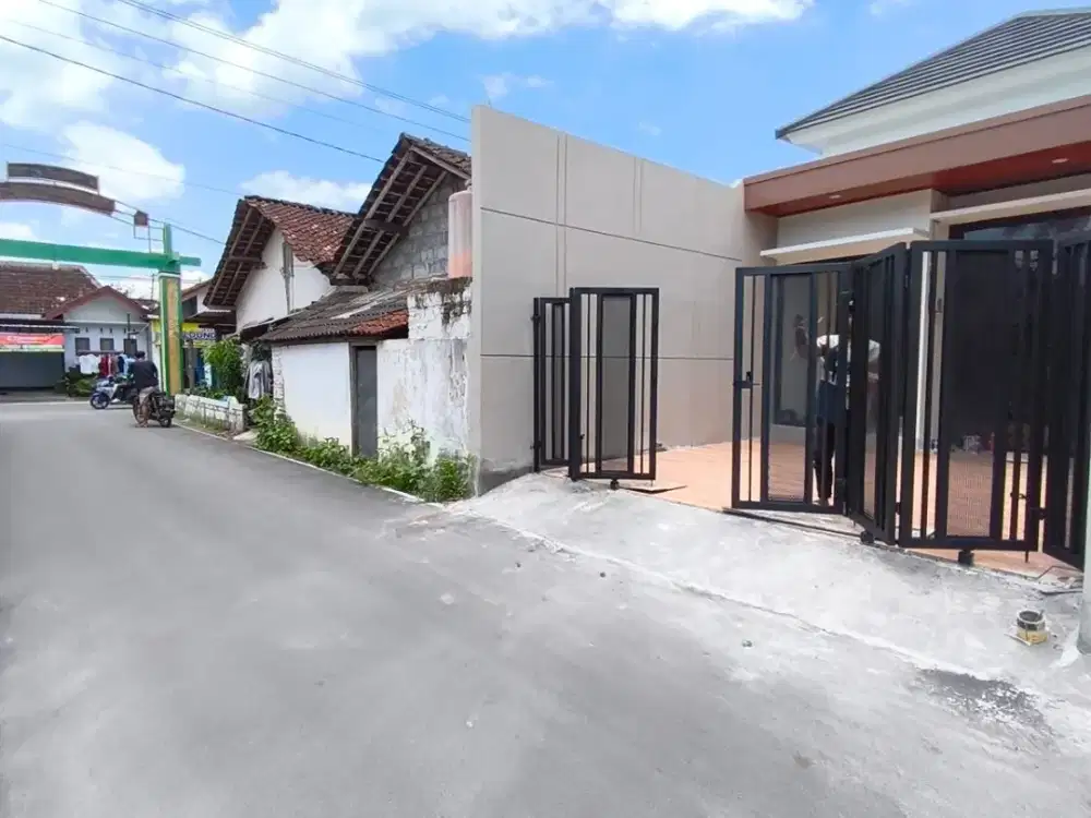 Rumah Baru Dekat Candi Sambisari, 4 Kamar Tidur, 10mtr Jalan Utama