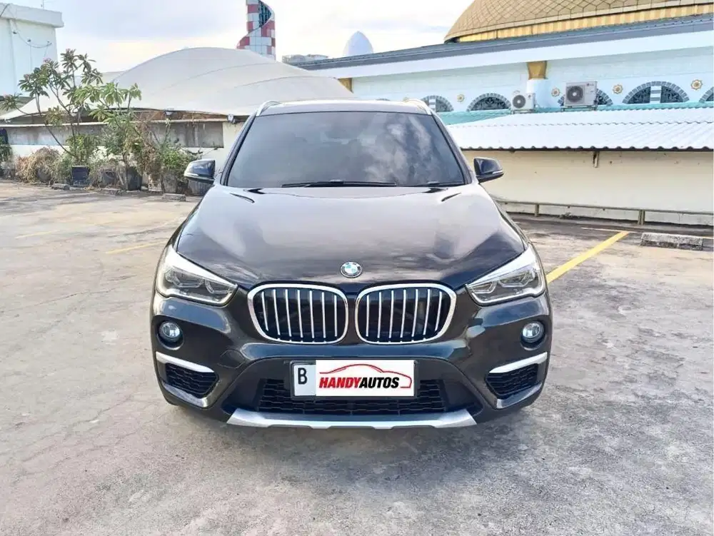 BMW X1 SDrive 18i Panoramik Tahun 2017 Automatic Hitam metalik
