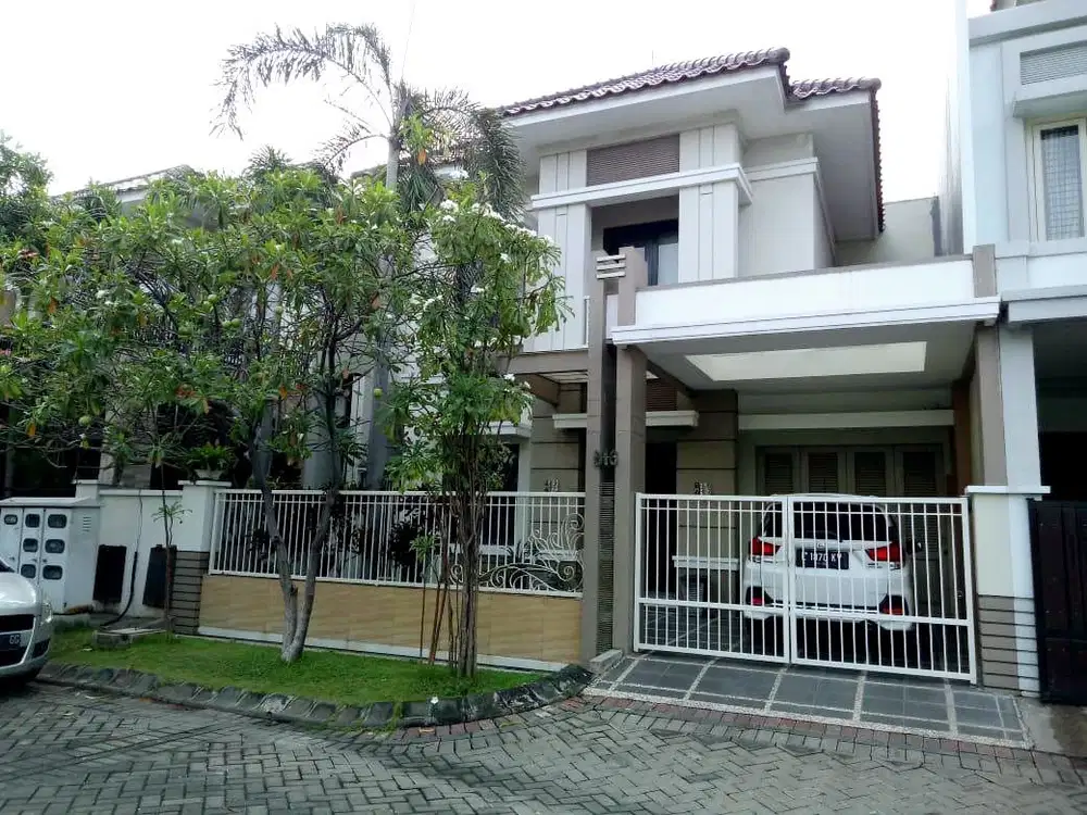 DIJUAL RUMAH SEMI FURNISHED 2 LANTAI CENTRAL PARK A YANI SURABAYA!