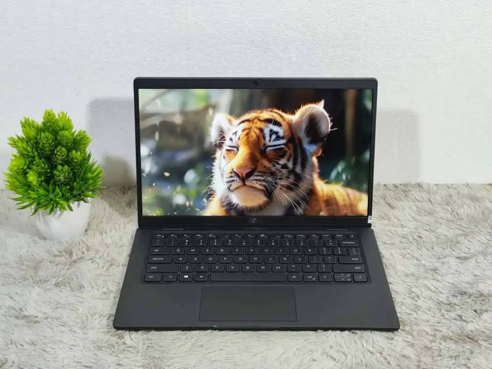 Laptop Dell Latitude 7320 Layar FHD 13.3''