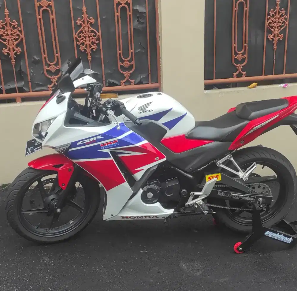 Honda CBR 150 2015