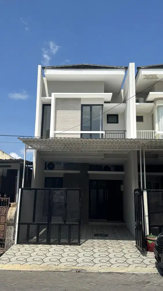 DIJUAL RUMAH NEW GRESS MINIMALIS 2 LANTAI KUTISARI INDAH UTARA!