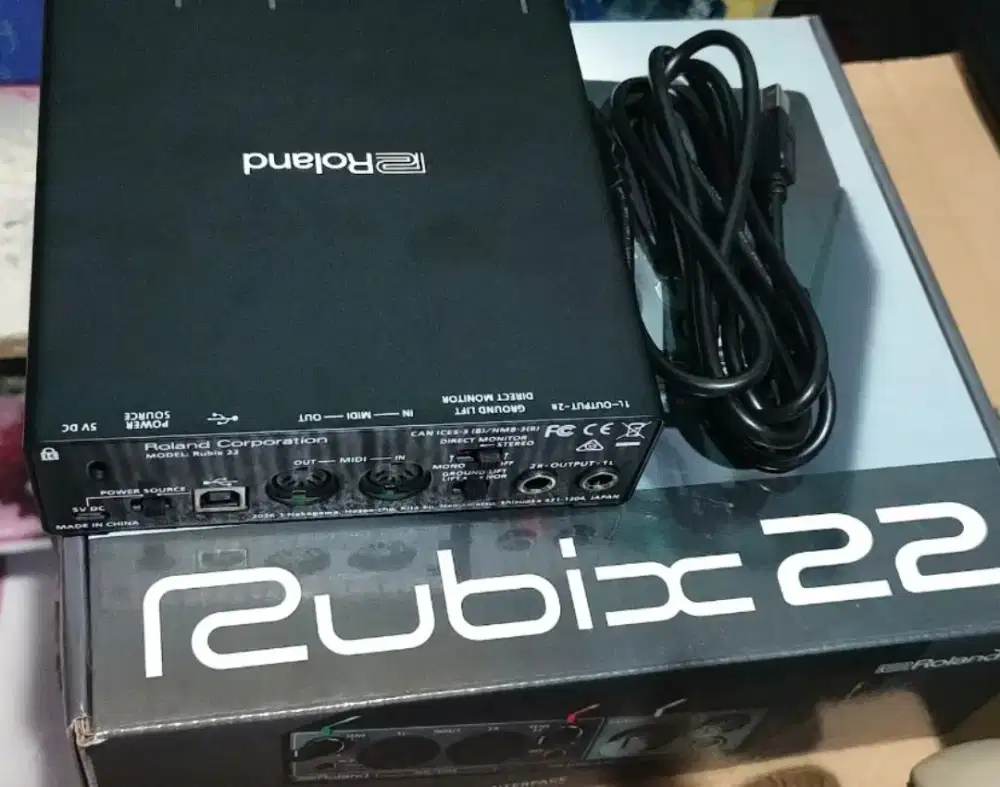 SoundCard AUDIO INTERFACE zoom live YTube cover key psr ROLAND RUBIX22