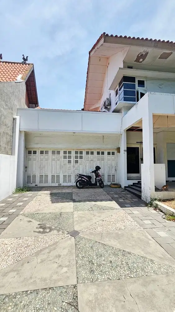 DIJUAL RUMAH KOMERSIAL HITUNG TANAH NOL JALAN RAYA GAYUNG KEBONSARI!