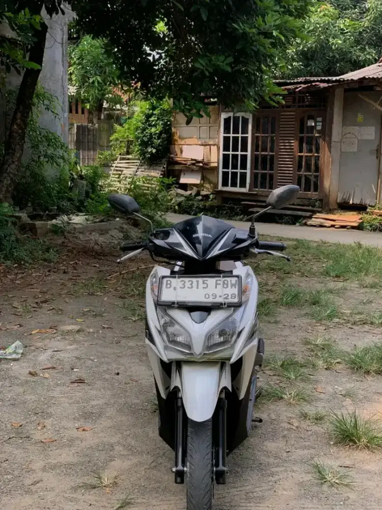 honda matic vario 125 tahun 2013 plat B