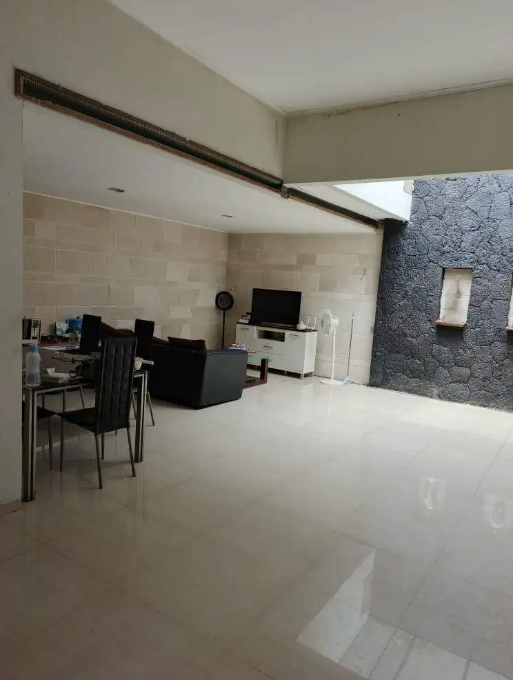 Dijual Rumah Strategis di Komplek Nusa Hijau Cimahi Utara