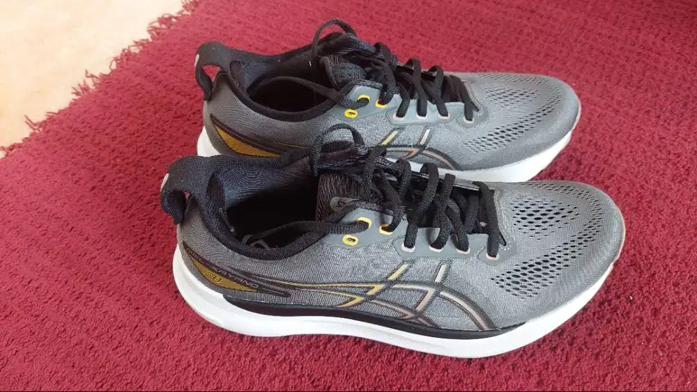 Asics Kayano 31 ukuran 42 abu abu