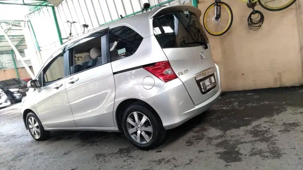 LOW KM DP 5 JT Honda Freed E PSD 1.5 AT 2012 Top