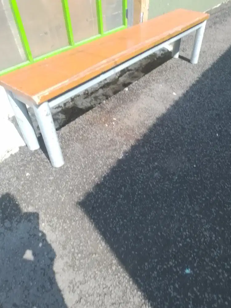 Kursi Panjang Rangka Besi 2 Meter (L.30xT.45)