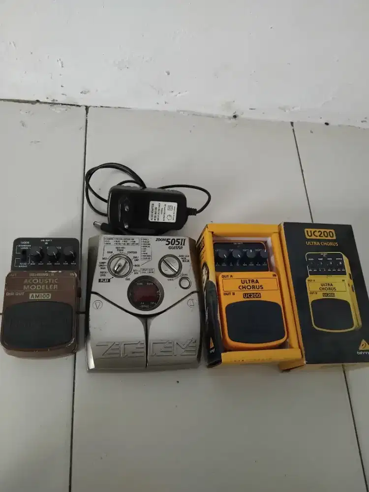 Efek gitar zoom..behringer