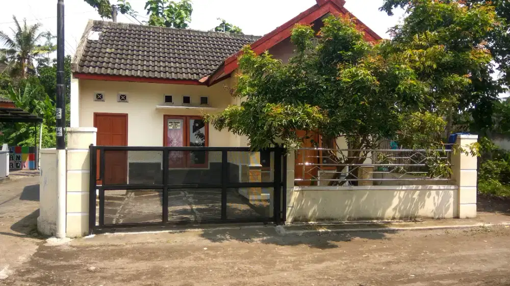 Disewakan Rumah 2 menit dari pasar cebongan