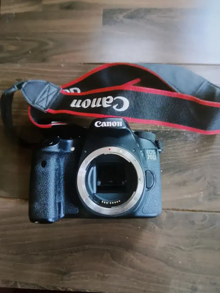Kamera Canon 70D Body Only (Matot)