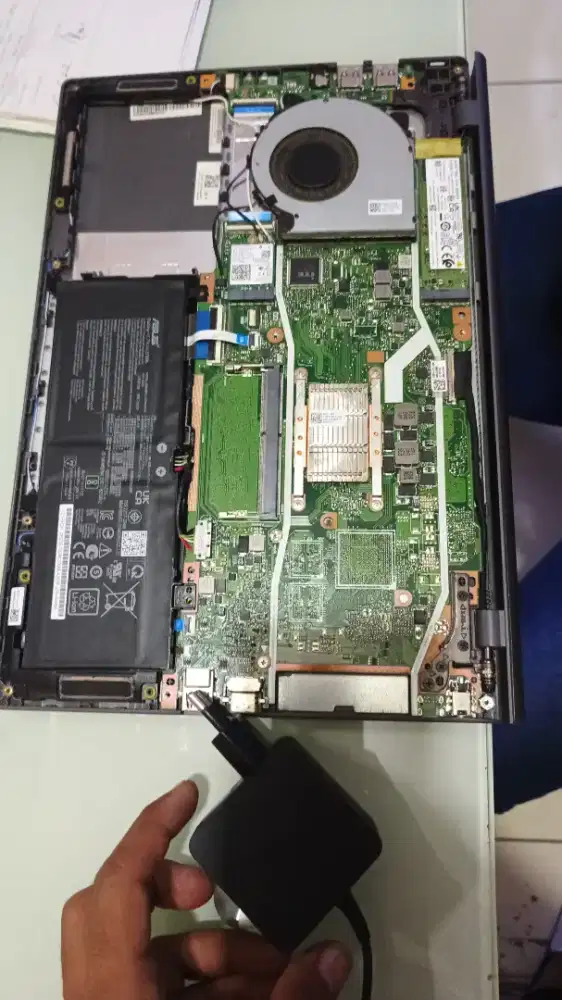 Service komputer dan laptop