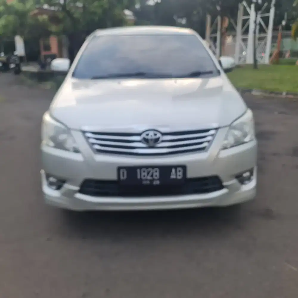 Toyota Innova G at 2.0  Luxury