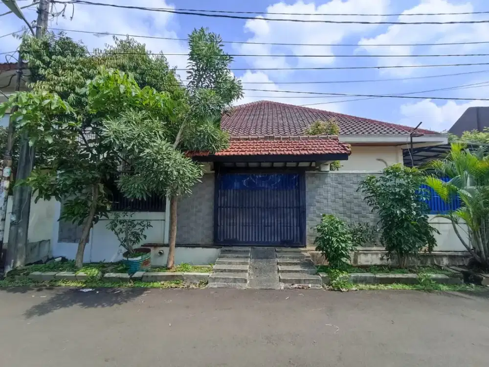 Rumah dijual Pamulang Permai Siap Huni Halaman Luas