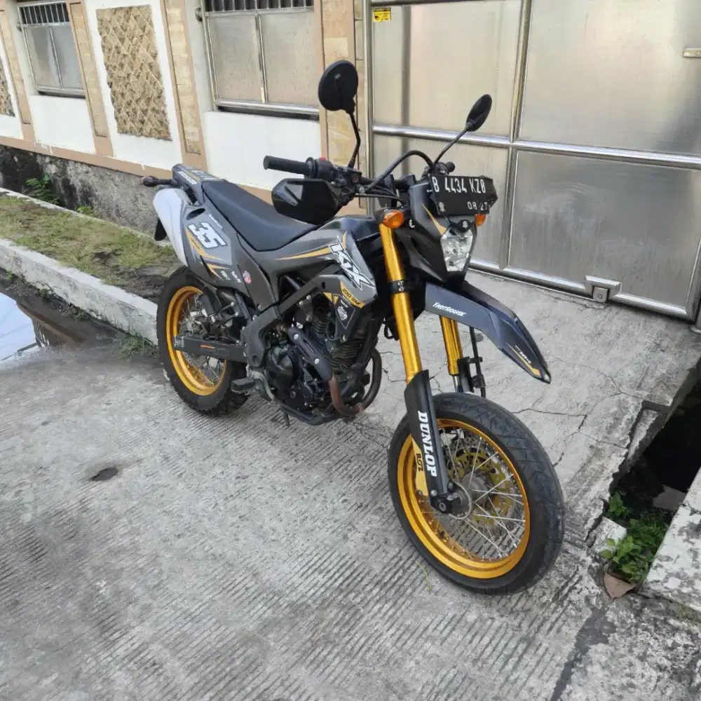 Kawasaki KLX 230 CC tahun 2022 full orisinil terawat baik