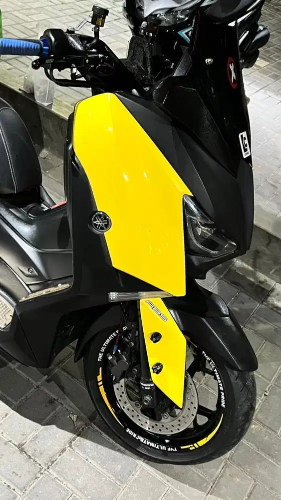 Yamaha Xmax 250 asli kuning clean look
