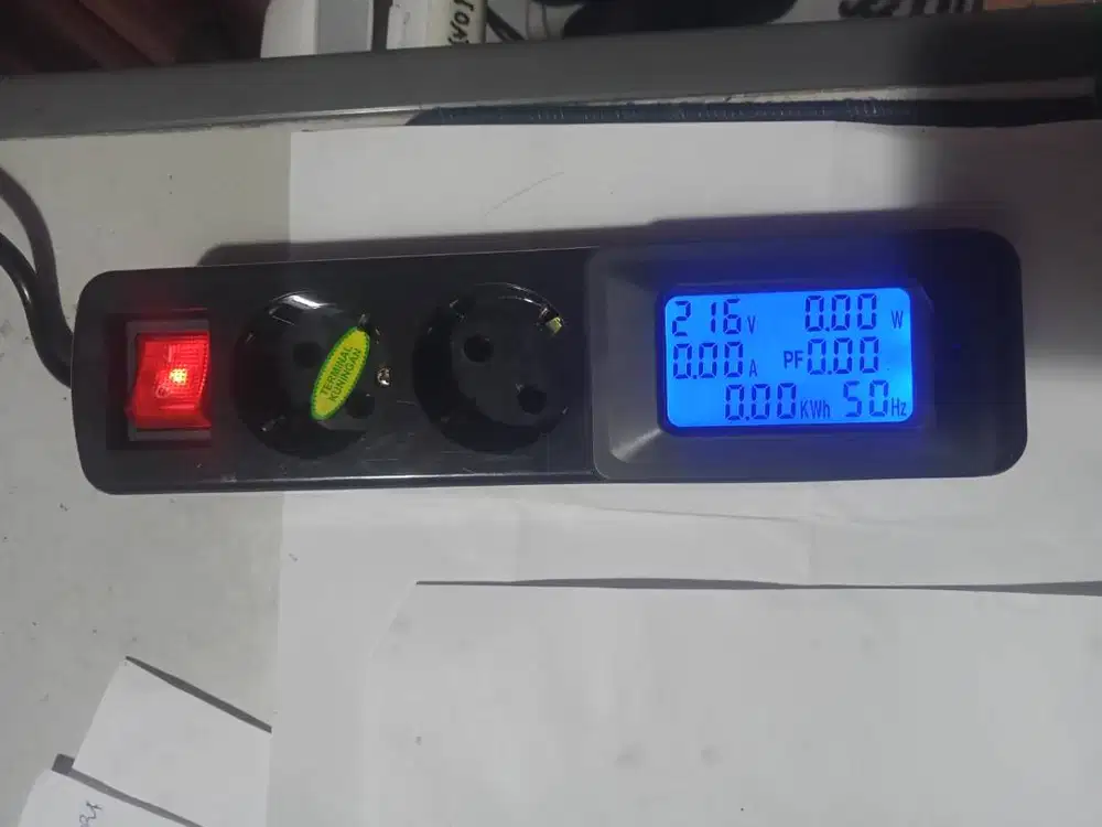Stopkontak Watt meter kwh meter digital