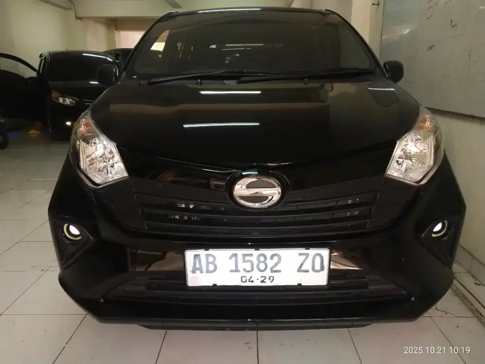 sigra D 1.0 mt 2024 AB km 8 ribuan.