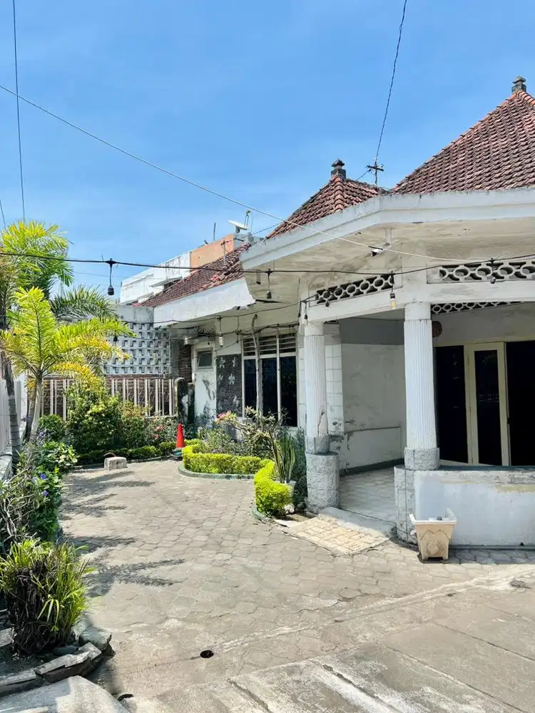 DIJUAL CEPAT RUMAH Strategis Pinggir Jalan Besar cocok usaha & kos