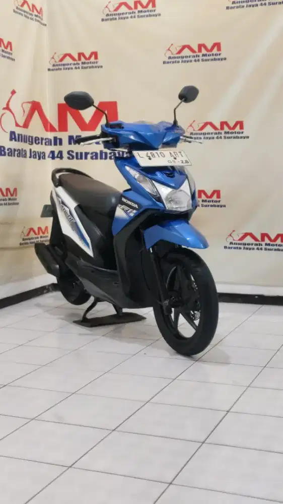 Honda Beat fi Tahun 2013 warna biru putih
