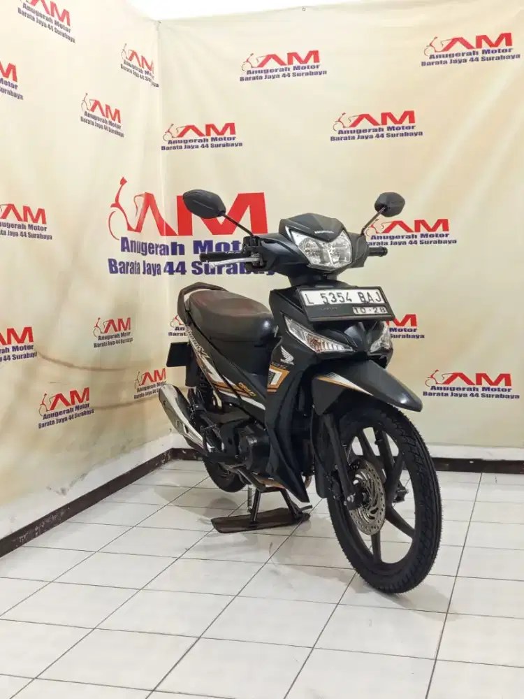 Honda supra x 125 fi Tahun 2023 warna hitam