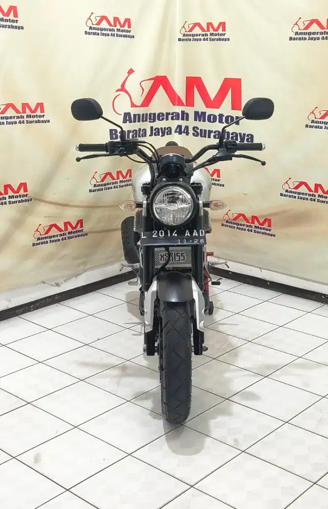 Yamaha XSR 155 Tahun 2021 warna Silver