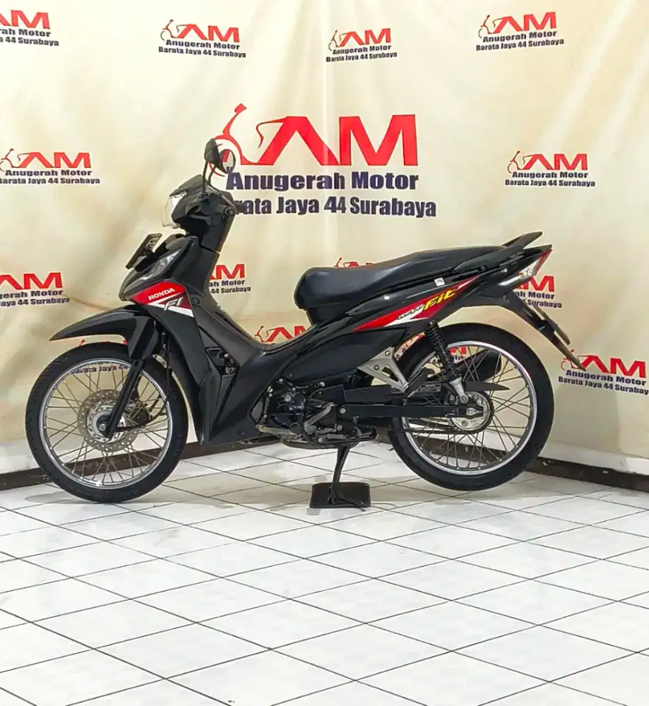 Km 9 ribu Honda Revo Fit Tahun 2022 warna Hitam