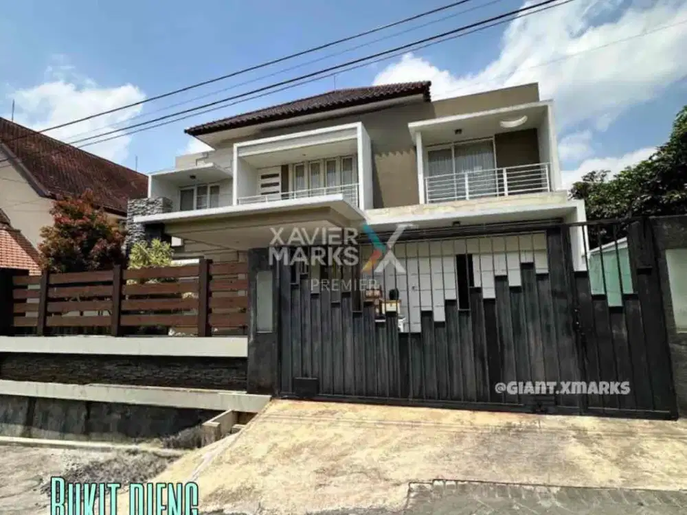 Rumah Mewah Modern di perumahan elit bukit dieng Malang