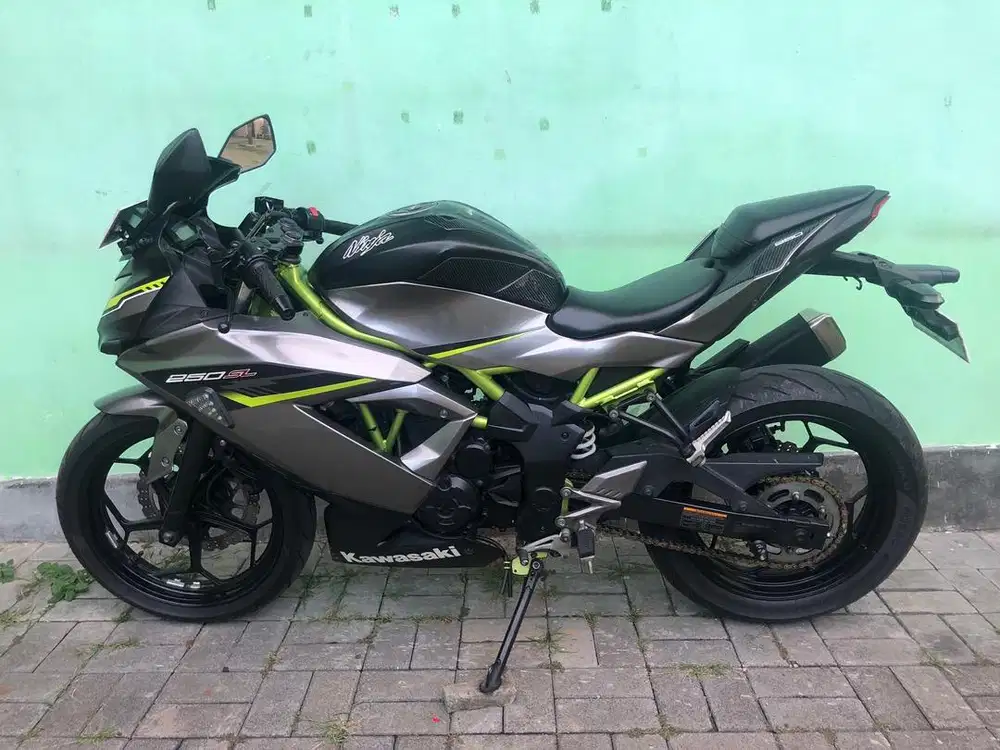 Kawasaki Ninja 250 SL 2018 hitam!!