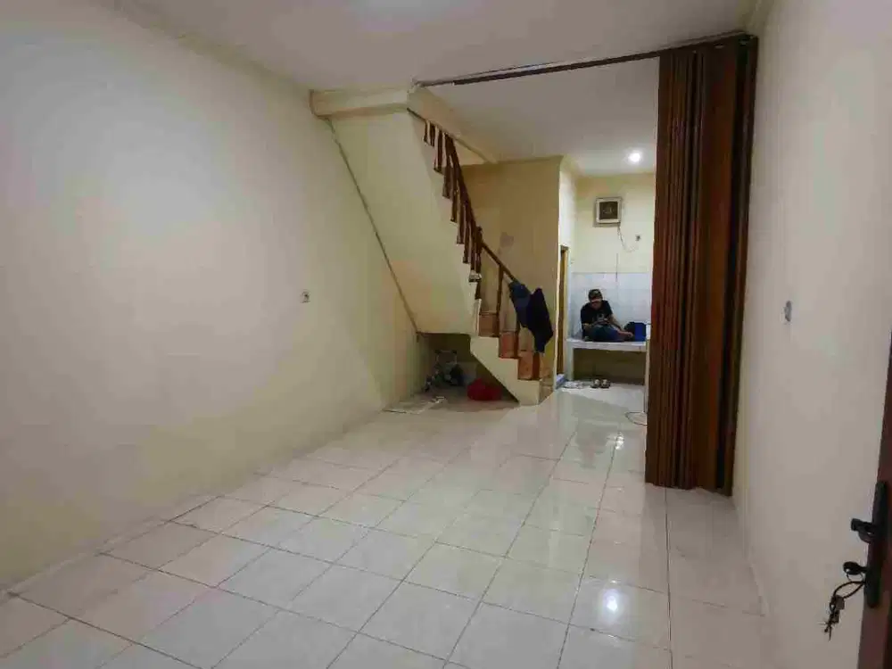 RUMAH DI KONTRKAN PADEMANGAN AKSES JALAN 1 MOBIL LEBAR 3.5x15