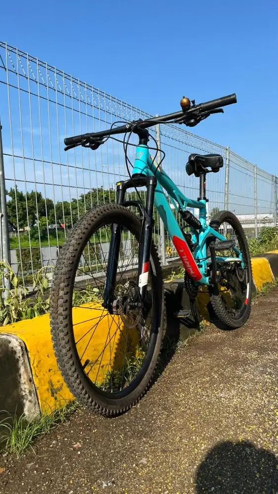 Sepeda MTB Thrill Oust 1.0 Size 27.5