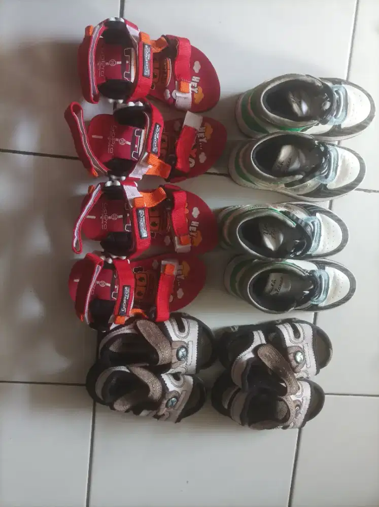 jual sepatu anak bekas