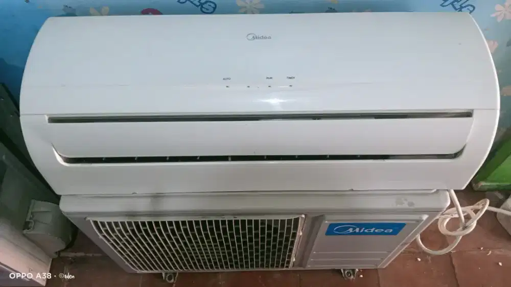 AC Midea 1/2pk / bisa tukar tambah