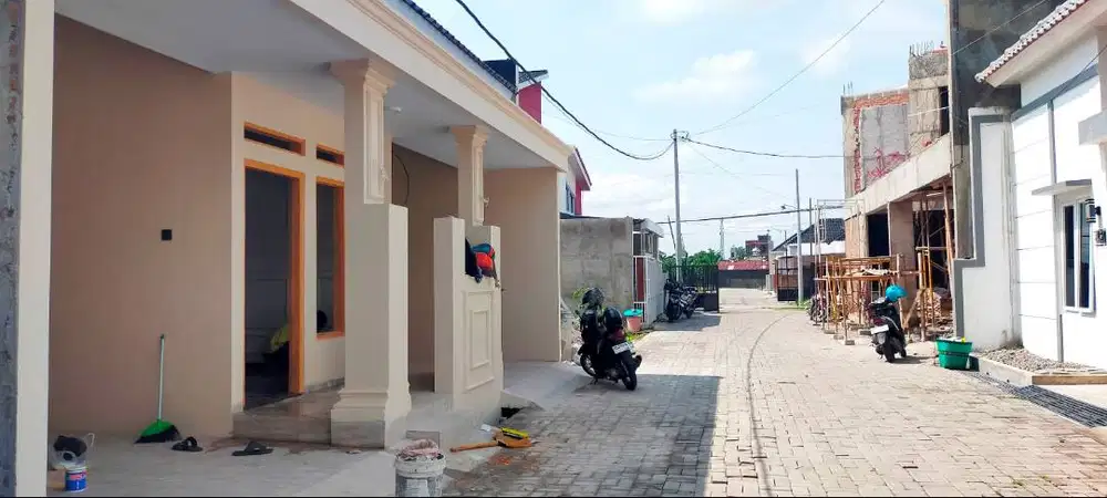 3 KT 2 KM, Siap Huni LT 100 meter. Perum Strategis. Akses mudah