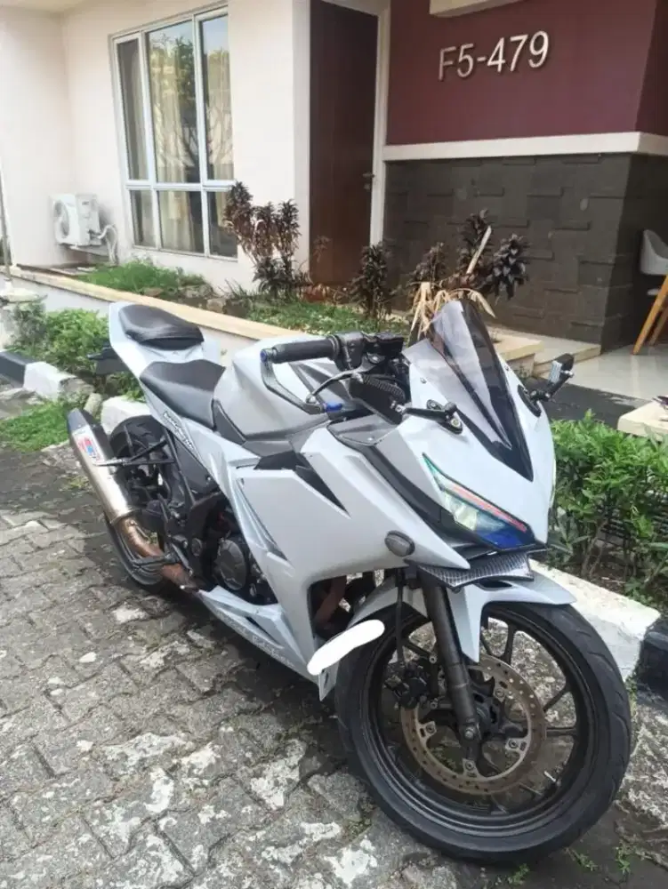 JUAL CEPAT BU HONDA CBR150R, Thn
2019, ISTIMEWA, ODO: 14K, Kota Bogor