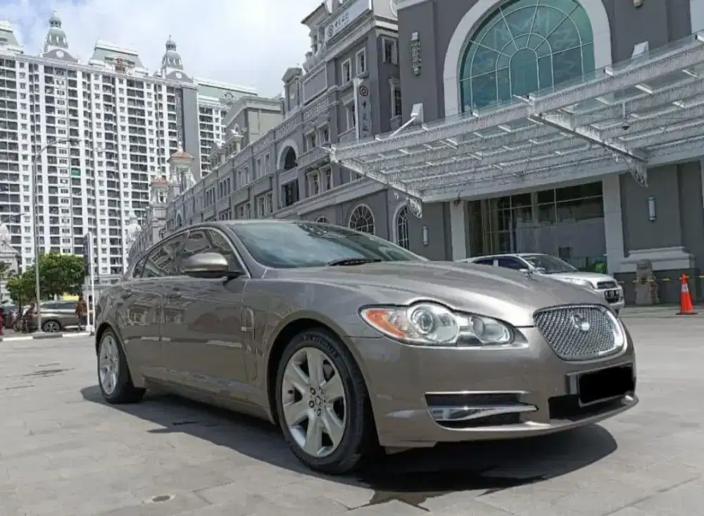 Jaguar Type XF Automatic Brown Metalic ( Warna Limited ) 2010