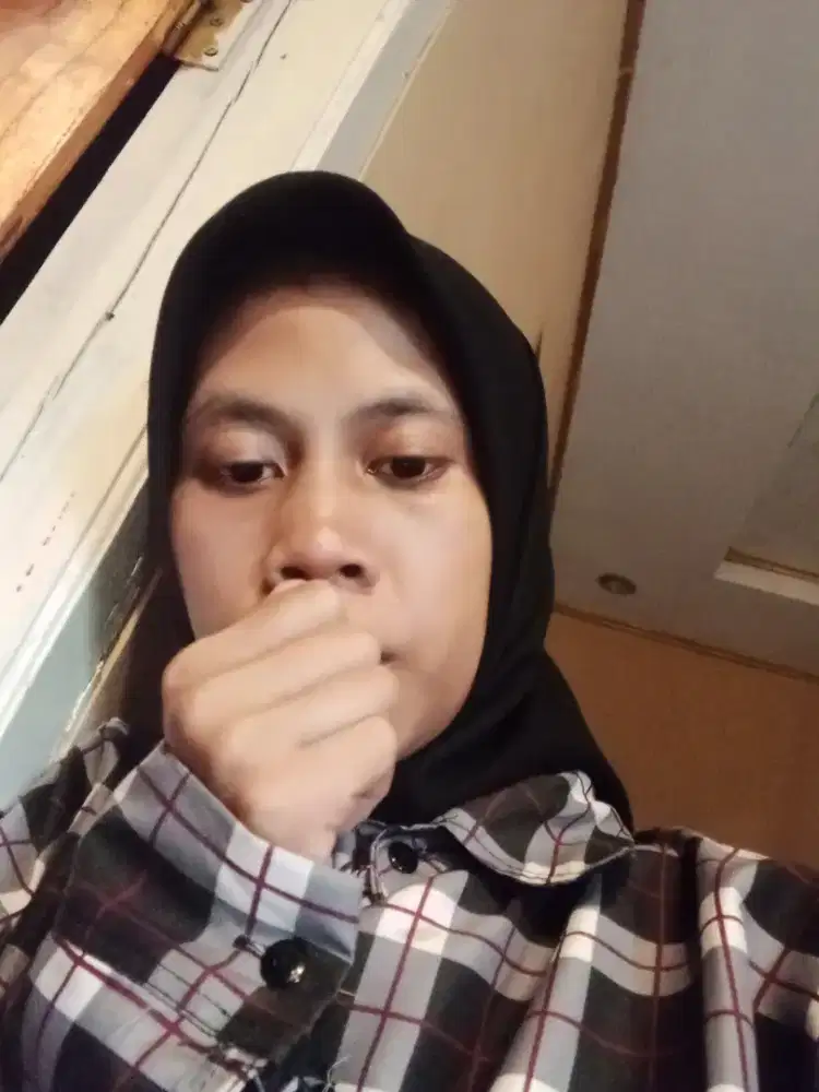 Saya mencari pekerjan..art atau momong