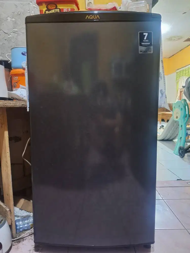 Freezer AQUA 4 rak cocok untuk usaha es batu dan simpan ASIP