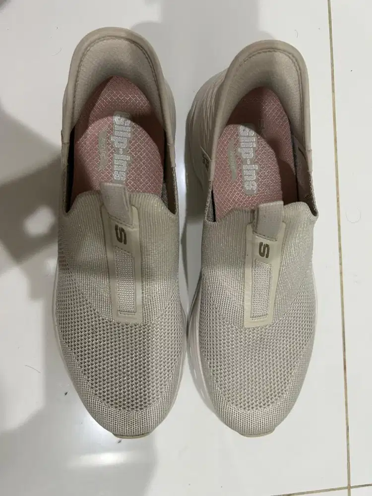 SLIP-INS ARCH FIT GLIDE STEP WOMEN'S SNEAKERS - NATURAL