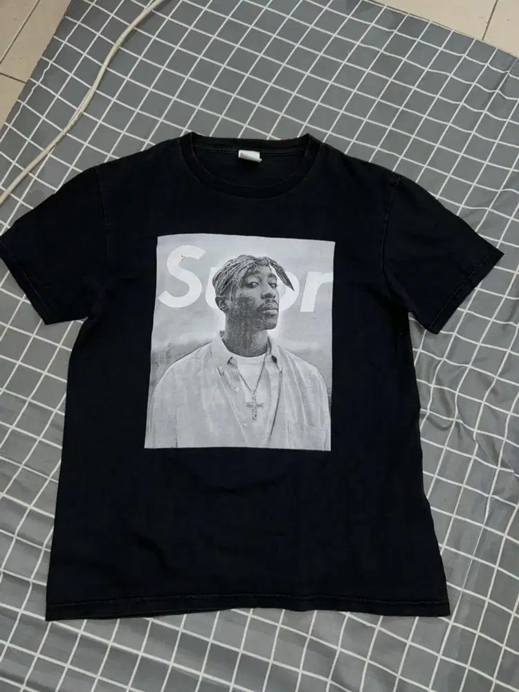 supreme x tupac