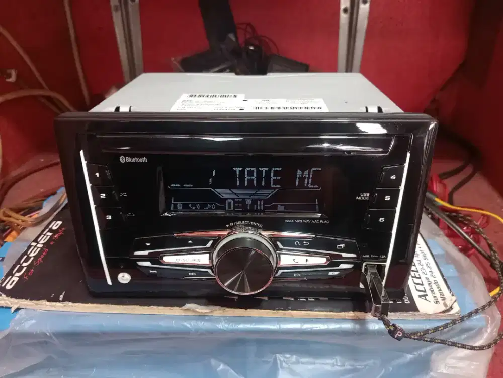 Hu d din JVC bluetooth bawaan new Honda brio