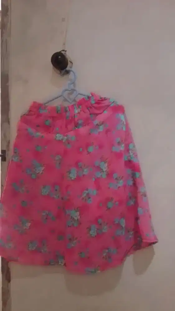 Rok pendek bunga bunga