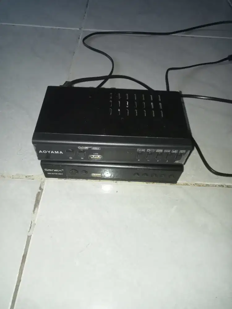 STB TV Merk Aoyama dan sanex