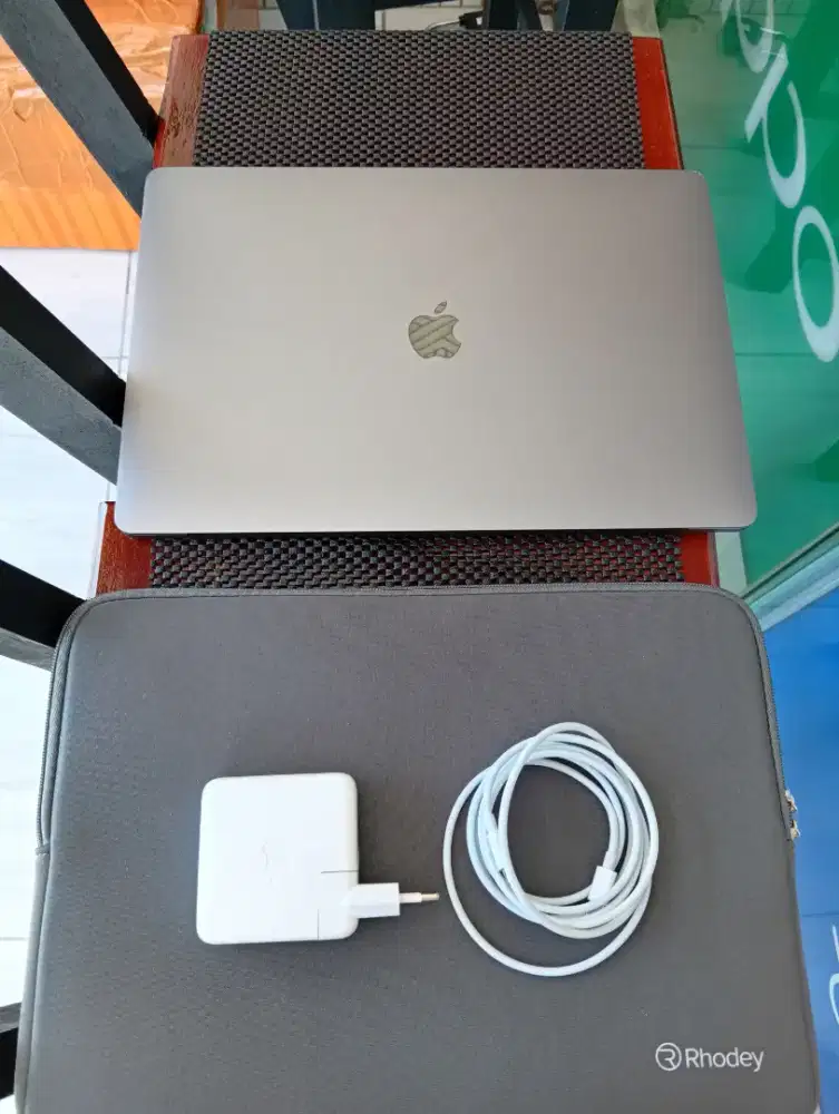 MacBook Pro 16 16/512 iBox