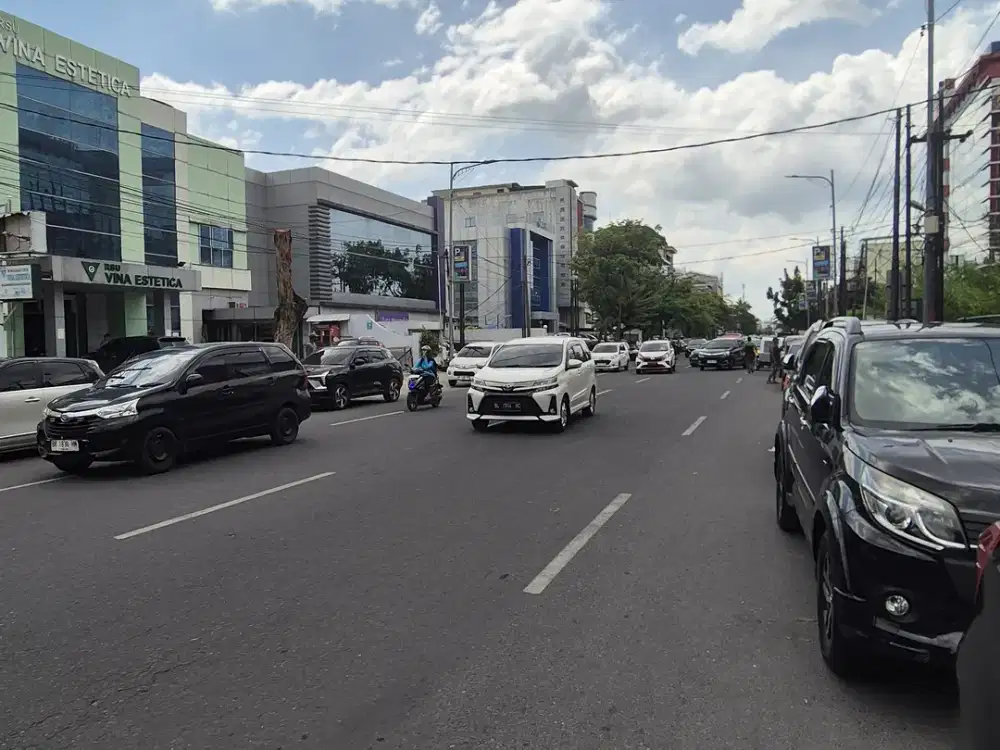 Jual rumah tua / tanah jalan Iskandar Muda dekat BCA