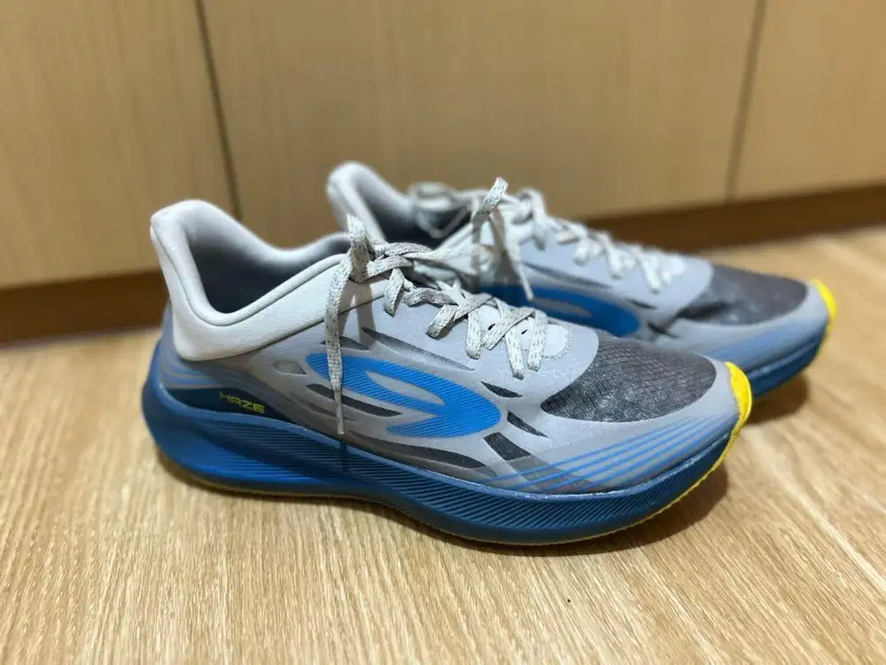 Sepatu running 910 haze vission 1.0 size 44 (28 cm)