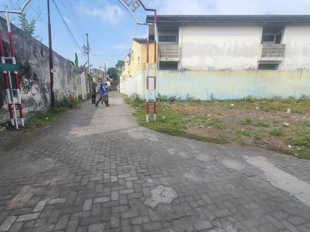 Pogung, Tanah Sleman Jogja, Dekat Sanata Dharma