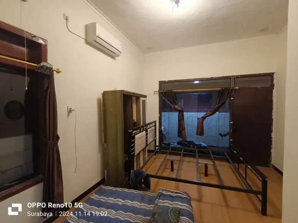 Rumah Jl Kyai Abdul Karim dekat Merr, Baruk, Medokan, Gunung Anyar (YVYGE)